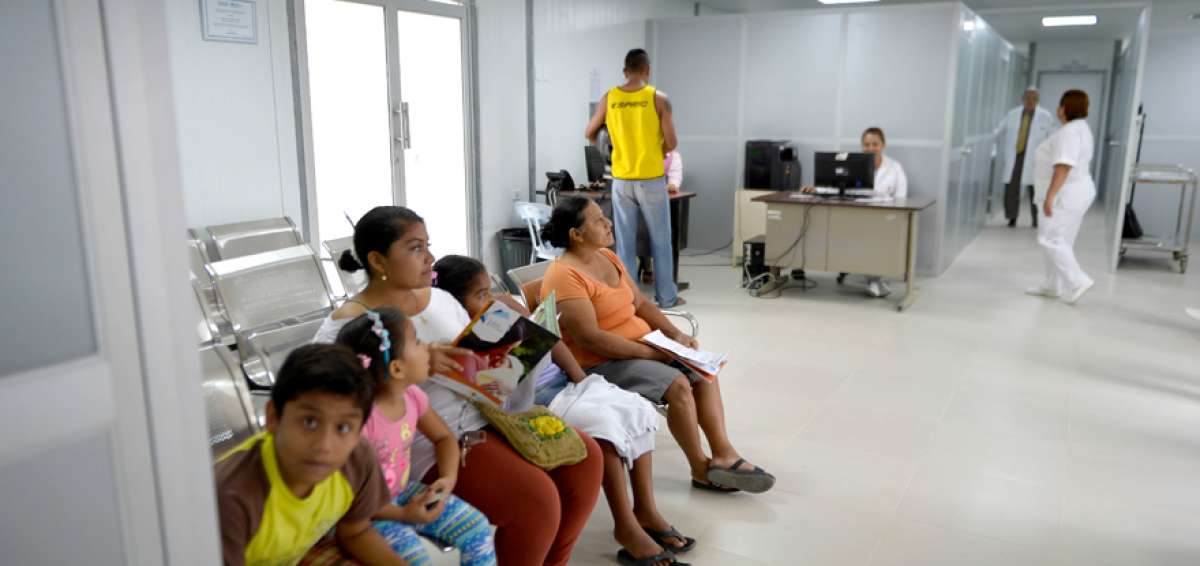 La consulta externa es climatizada y los campers, construidos para el nosocomio, reciben a los enfermos.