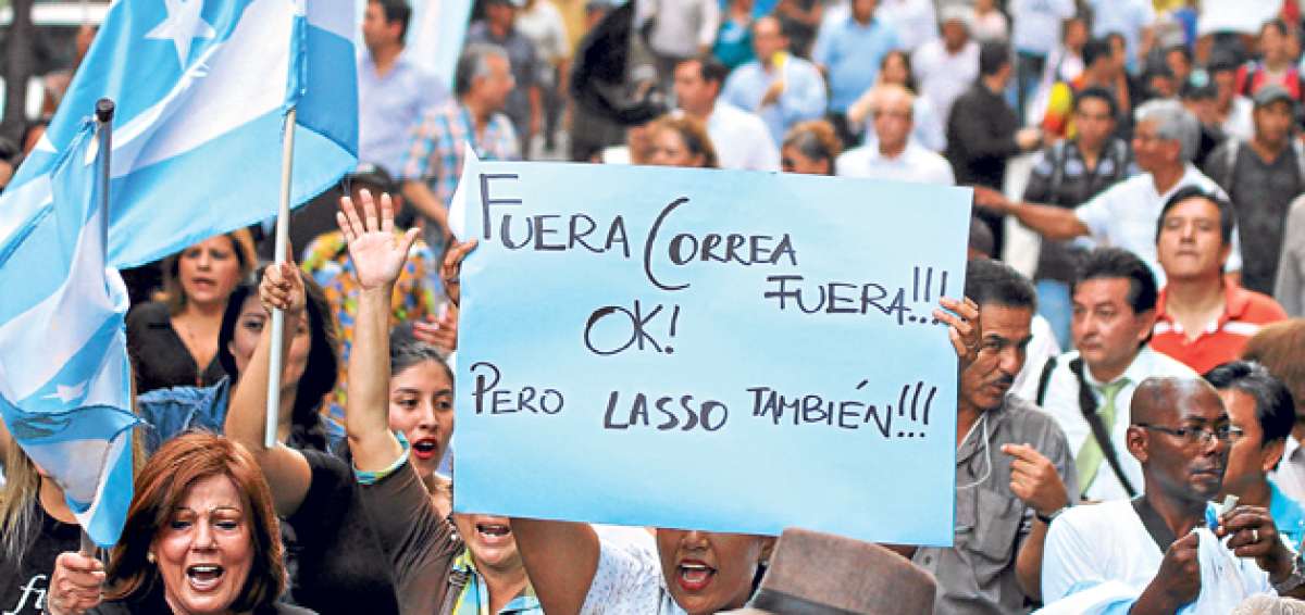 El viernes pasado, en Guayaquil, el grupo de Lasso march&oacute; por separado del bloque liderado por la vicealcaldesa de Guayaquil, Domenica Tabacchi. Foto tomada de Tomado de Andes.