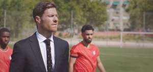 Exjugadores de f&uacute;tbol reciben t&iacute;tulos de entrenadores