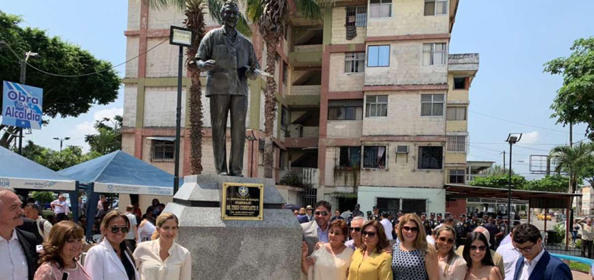 La escultura del maestro Theo Constante est&aacute; ubicada en el parque que tambi&eacute;n lleva su nombre, en la avenida Isidro Ayora y Jos&eacute; Mar&iacute;a Egas.