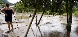 Las aguas cubrieron extensas zonas de sembr&iacute;os en el cant&oacute;n Santa Ana. En algunos casos causaron da&ntilde;os a los cultivos, pero en otros no.