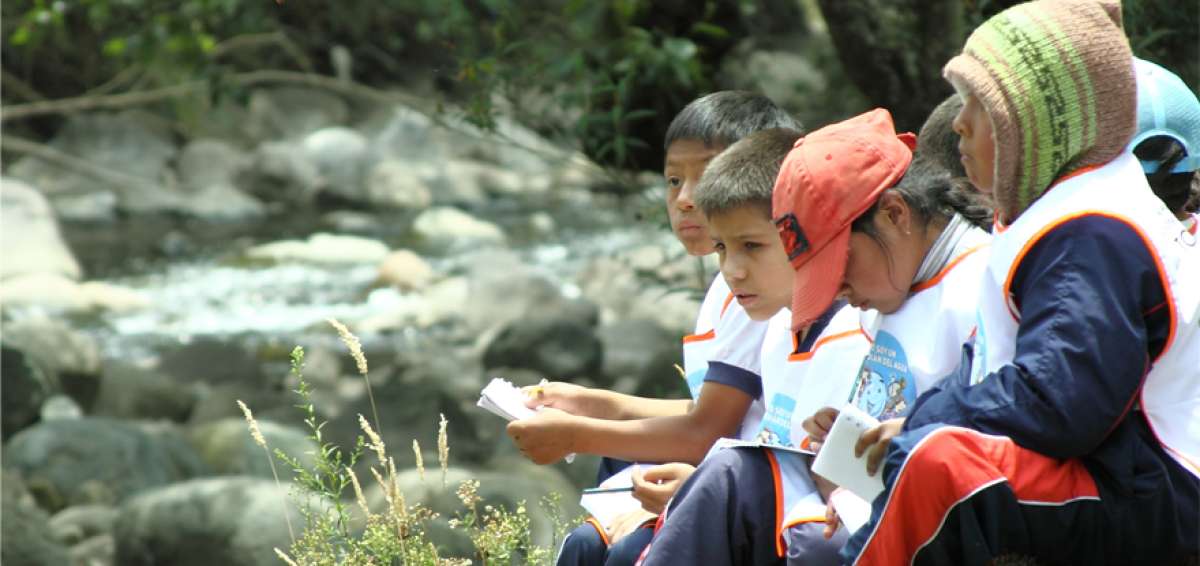 El cuidado de los r&iacute;os, la recolecci&oacute;n de basura y el consumo adecuado de agua potable son temas que se discuten en las escuelas de Cuenca.