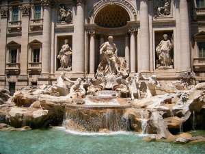 La Fontana de Trevi de Roma ocupada por ratas y ratones