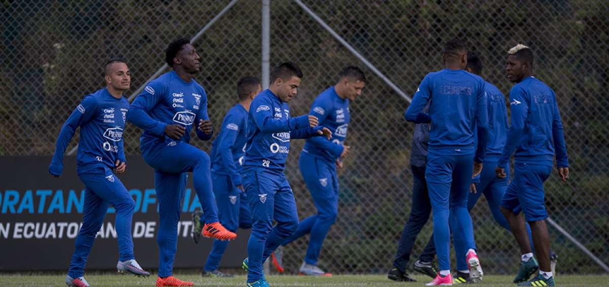 Una renovada Tricolor 'batalla' por seguir en carrera al Mundial