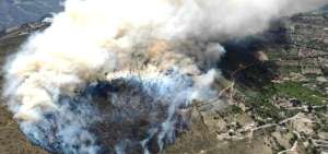 Bomberos controlan incendio en Perucho