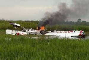 Emergencia en Los R&iacute;os por choque de dos avionetas