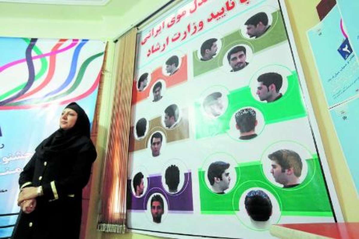 En 2010 el r&eacute;gimen iran&iacute;e public&oacute; varios modelos de peinados que considera correcta para la poblaci&oacute;n masculina. FOTO: Internet 