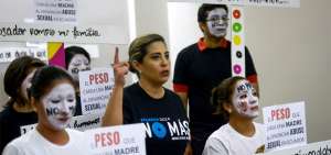 Las cruces fueron decoradas por una adolescente que fue abusada desde los 3 hasta los 12 a&ntilde;os.