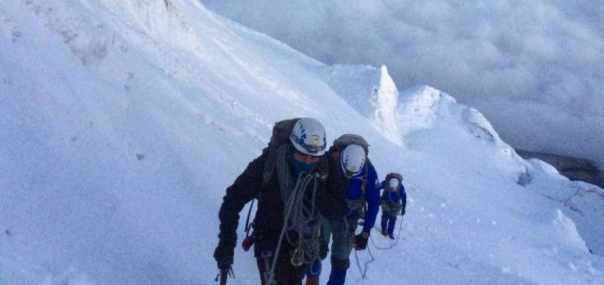 Rescatistas del GIR ascienden a cumbre del Cotopaxi tras reapertura