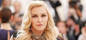 Un juez detuvo subasta de objetos personales de Madonna