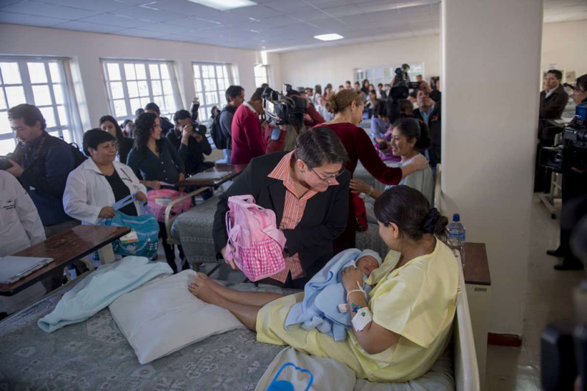 Carina Vance ministra de Salud P&uacute;blica estuvo en el hospital. Foto: Fernando Sandoval / El Tel&eacute;grafo