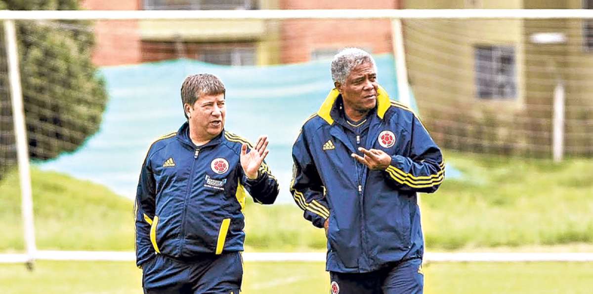 Francisco Maturana (der.) junto a Hern&aacute;n Dar&iacute;o G&oacute;mez en una de sus etapas frente a la Selecci&oacute;n Colombia. Internet