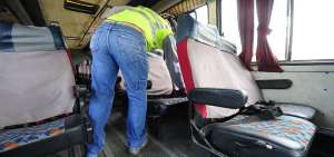Los cinturones de seguridad son uno de los requisitos indispensables que deben cumplir los expresos escolares durante la revisi&oacute;n t&eacute;cnica vehicular. 