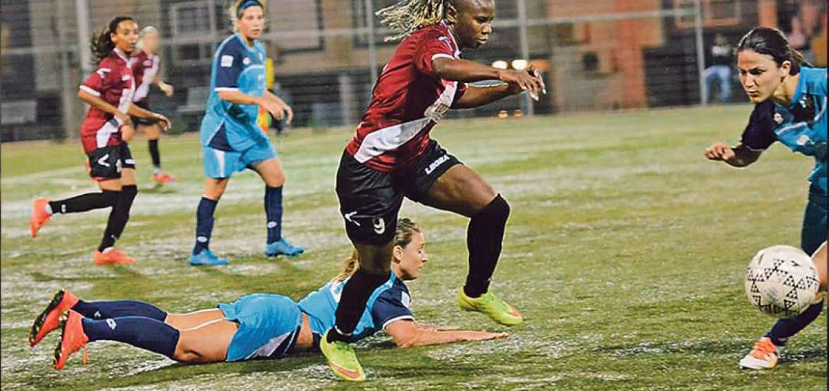 M&oacute;nica Rebeca Quinteros Cabeza participa en 2 torneos del balompi&eacute; israel&iacute;, que pertenece a la UEFA. 