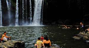 Las diversas cascadas de La Manga del Cura son de los puntos m&aacute;s atractivos de esta localidad, ubicada al norte de Manab&iacute;. Entre las m&aacute;s visitadas est&aacute;n El salto del Pintado y El salto del Armadillo (foto).