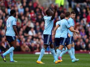 El delantero ecuatoriano ha logrado sinton&iacute;a con la hinchada del West Ham United, gracias a sus goles. Ayer volvi&oacute; a marcar en la victoria de su equipo sobre el Burnley (3-1). Foto: Internet.