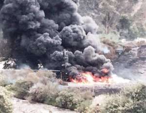 Este tramo del oleoducto qued&oacute; en llamas despu&eacute;s de la explosi&oacute;n. Foto: Cortes&iacute;a 