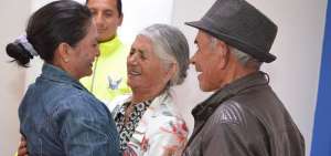 Hermanos se abrazaron tras 44 a&ntilde;os