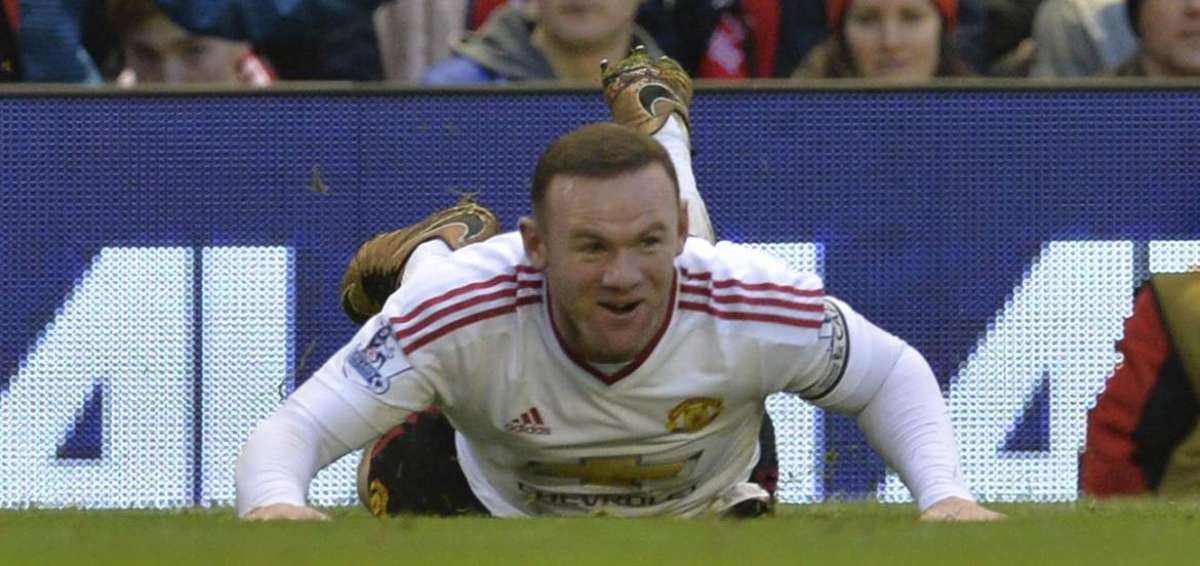Rooney y De Gea lideran el triunfo del United ante el Liverpool