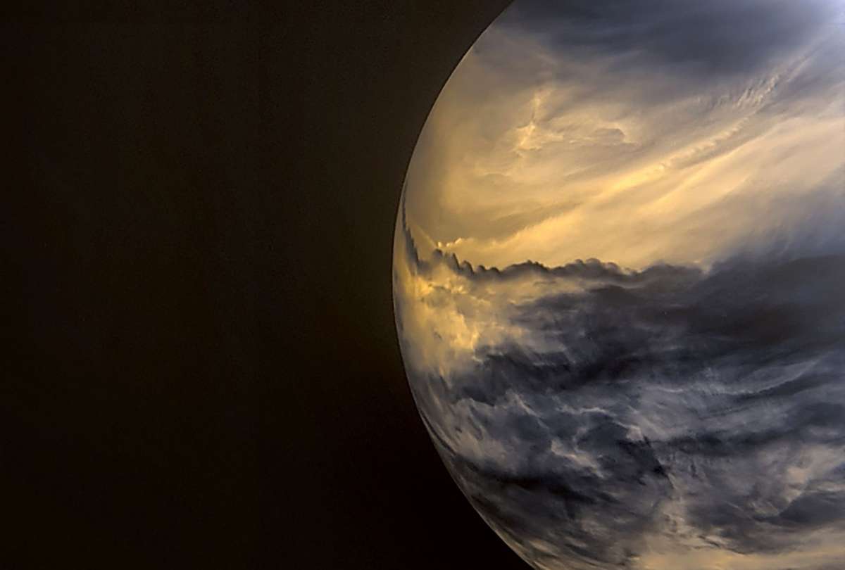 NASA descubre una señal de radio de baja frecuencia en Venus