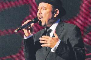 Rub&eacute;n Blades, conocido como &lsquo;El Poeta de la Salsa&rsquo;, est&aacute; de gira. Las pocas personas que compraron sus entradas en Uruguay podr&aacute;n solicitar un reembolso a Ch&eacute;vere Producciones.
