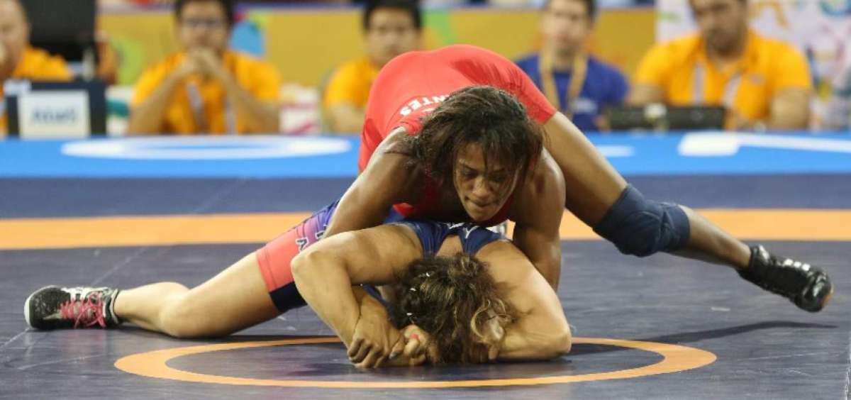  La ecuatoriana, pese a estar lesionada, se llev&oacute; la medalla de bronce en lucha estilo libre 58 kilogramos durante los Juegos Panamericanos de Toronto 2015.