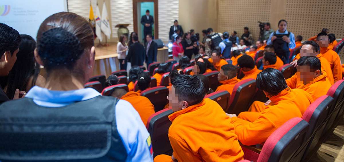Los internos asistieron a la inauguraci&oacute;n del a&ntilde;o lectivo custodiados por miembros policiales y los gu&iacute;as.