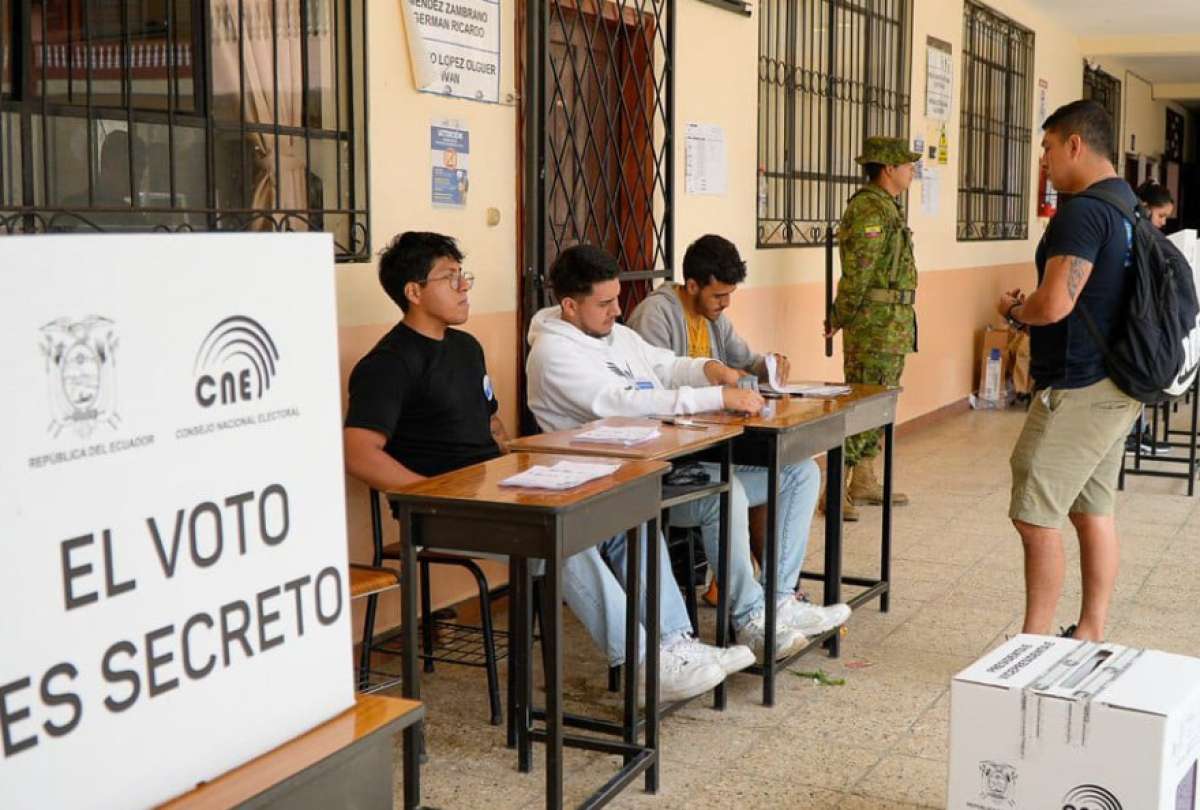 El CNE seleccionó a miembros de las Juntas Receptoras del Voto (MJRV) en el Referéndum y Consulta Popular 2025