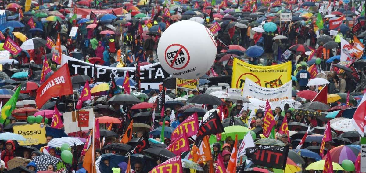 Miles de manifestantes en Bruselas contra tratado comercial con EE.UU. y Canad&aacute;