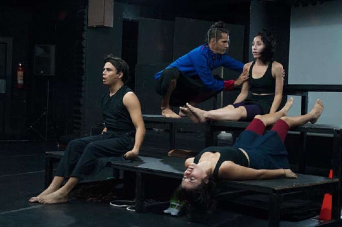 Christian Guerrero, Tatiana Ugalde, Cristian Aguilera y Ana Bel&eacute;n Dur&aacute;n interpretan la obra. CORTES&Iacute;A: MICHELLE MALO.