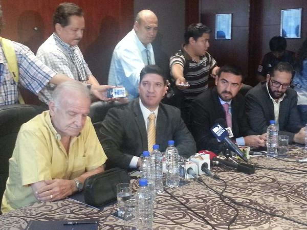 Juan Jim&eacute;nez, presidente del Tribunal Electoral, durante la rueda de prensa. Foto: @oortega10
