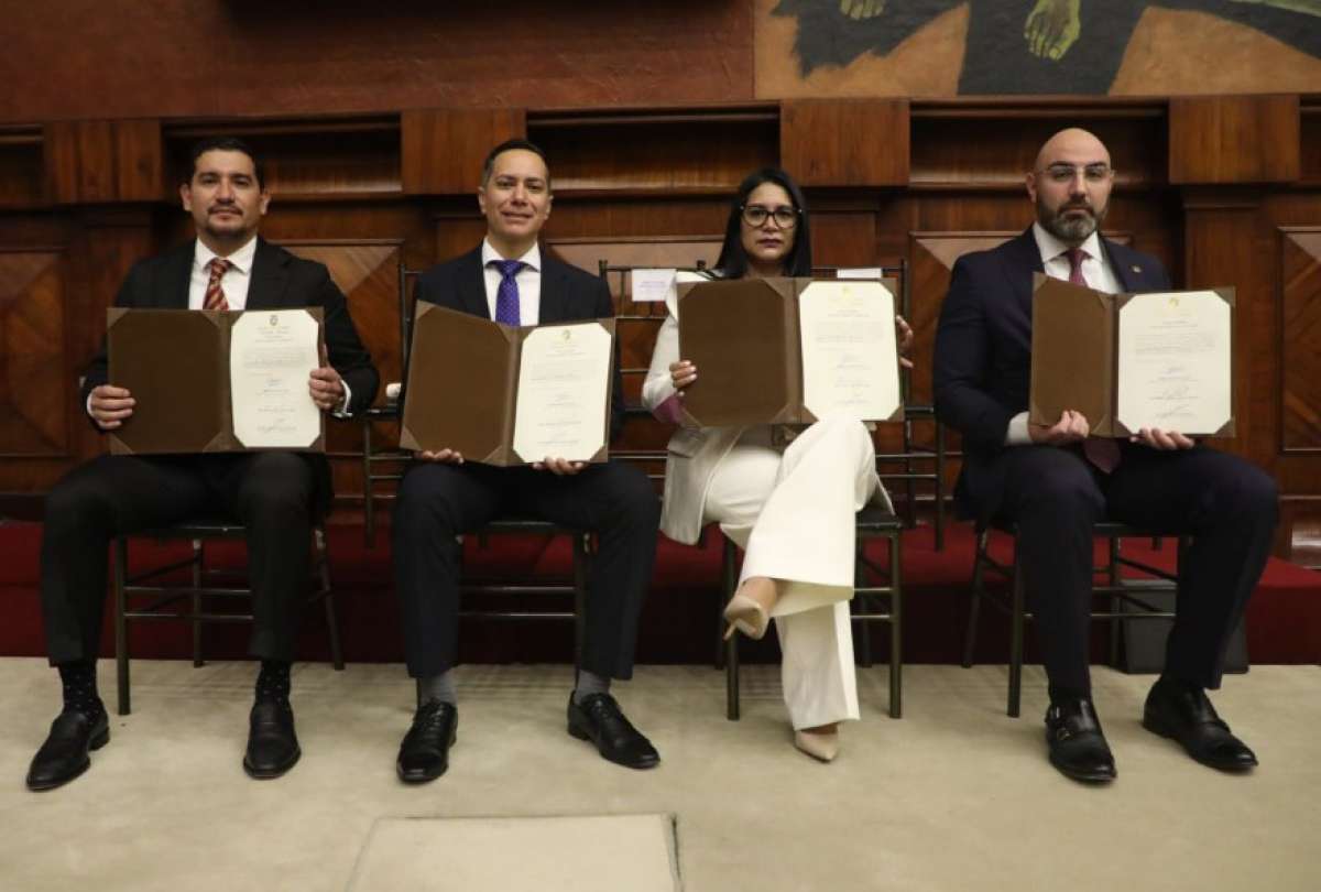 Asamblea posesiona a nuevos vocales del Consejo de la Judicatura para el periodo 2025–2031