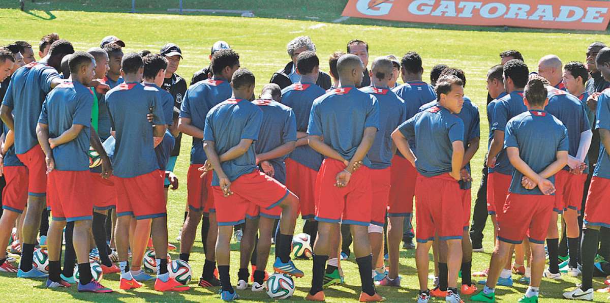 Los jugadores del Deportivo Quito conocer&aacute;n hoy cu&aacute;l ser&aacute; el futuro institucional del equipo. Foto: Miguel Jim&eacute;nez / El Tel&eacute;grafo.