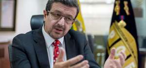 &ntilde;igo Salvador Crespo, procurador general del Estado