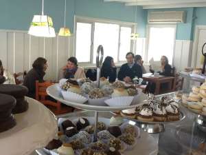 Los espacios de fumadores existentes en el 25% de los caf&eacute;s.