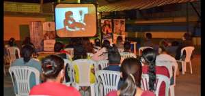 Cine-foros sobre prevenci&oacute;n del embarazo en adolescentes contin&uacute;an en barrios de Guayaquil