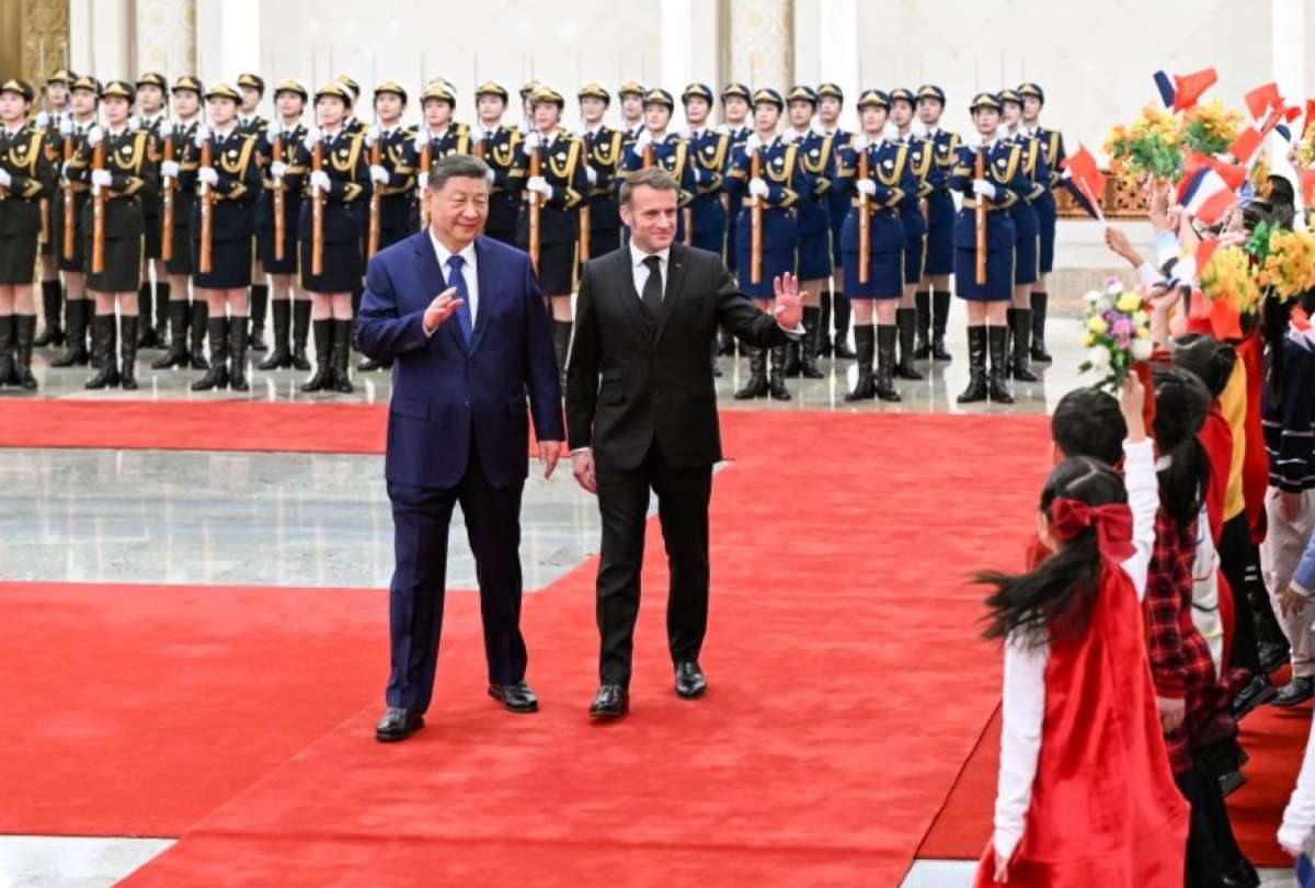 Xi Jinping, presidente de China, y Emmanuel Macron, de Francia, se reunieron este jueves en Beijing. 