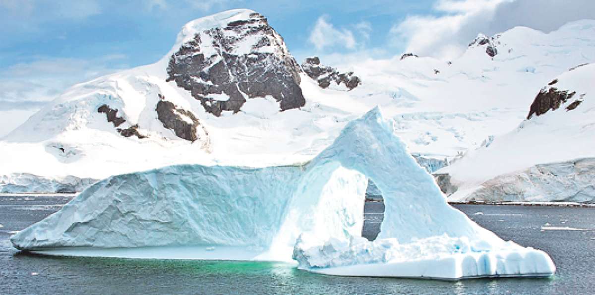 En los glaciares del mar de Bellingshausen, en la Pen&iacute;nsula de la Ant&aacute;rtica, se evidencia la secuela del deshielo. Foto: Tomada de internet