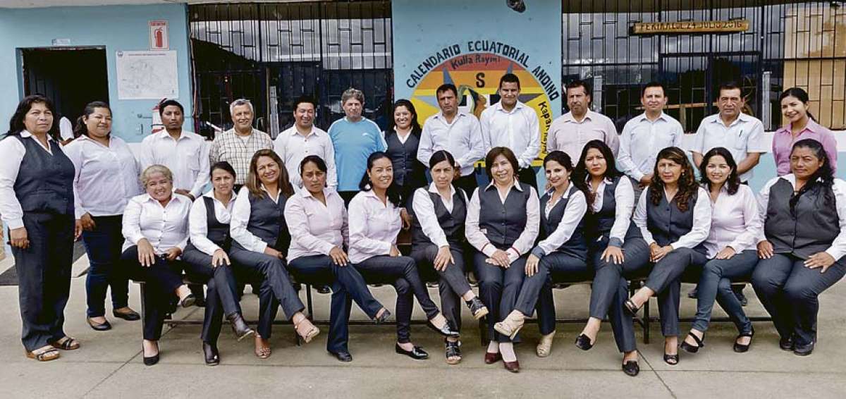 Los profesores de la Unidad Educativa 24 de Julio son la base de la educaci&oacute;n de los alumnos y tambi&eacute;n el nexo que se acerca a diario con la comunidad.