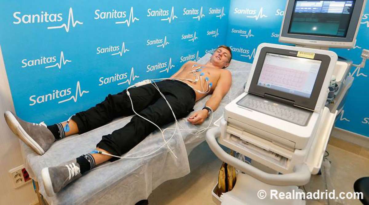 Toni Kroos supera con &eacute;xito el reconocimiento m&eacute;dico
