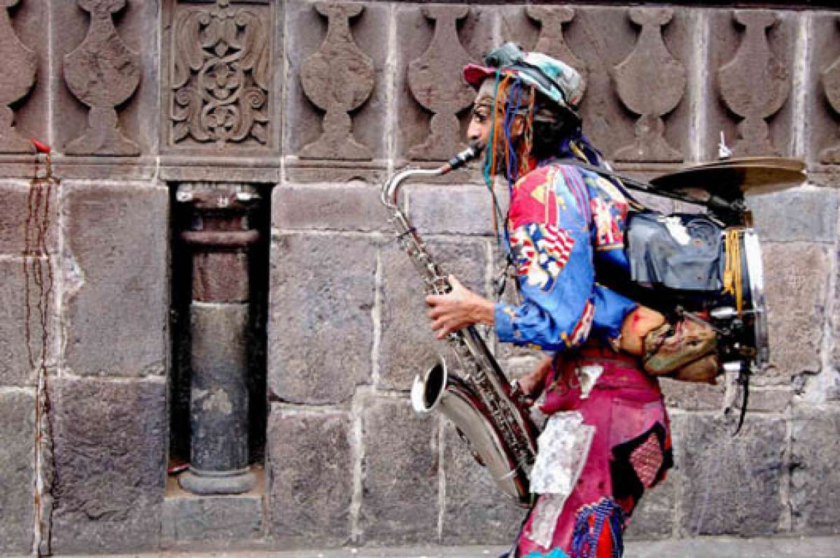 Fabi&aacute;n Velasco era reconocido por su teatro y m&uacute;sica en la cultura urbana de Quito. Foto tomada de tariknunez.blogspot.com