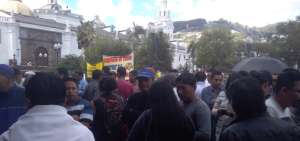 Desde el 21 de enero, unas 40 carpas fueron instaladas en la plaza de la Independencia, donde los aspirantes hacen vigilia.