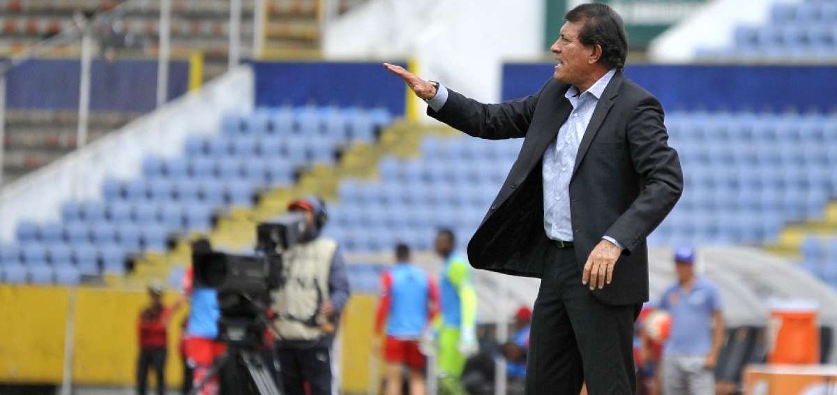 Carlos Sevilla renuncia a la direcci&oacute;n t&eacute;cnica de Clan Juvenil