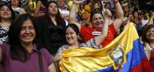 De acuerdo a cifras oficiales, alrededor de 2 millones de personas se movilizaron fuera del territorio nacional, especialmente durante la crisis bancaria de 1999.