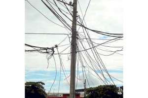 Los cables son una amenaza al sur de la ciudad