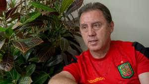 &Aacute;lex Aguinaga, director t&eacute;cnico de Deportivo Cuenca. Foto: El Tel&eacute;grafo