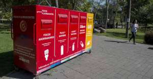 Contenedores para desechos especiales fueron colocados en diversos puntos de la ciudad como el parqueadero del Jard&iacute;n Bot&aacute;nico.