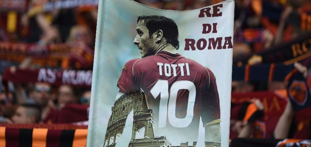 Monchi anuncia que Totti se retirar&aacute; a final de temporada