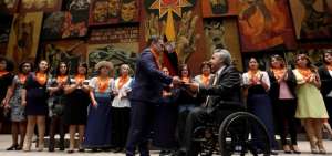 El Primer Mandatario entreg&oacute; al Presidente de la Asamblea el proyecto de ley.
