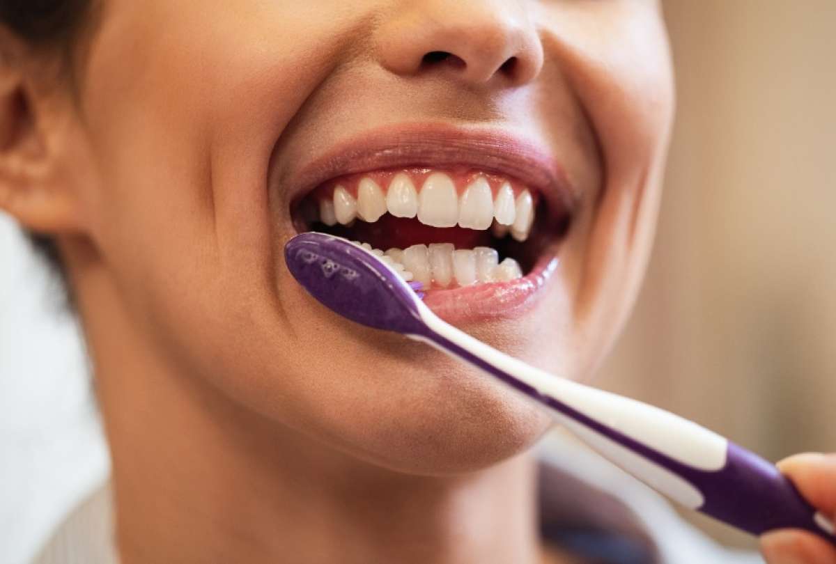 Los odont&oacute;logos recomiendan cepillar los dientes despu&eacute;s de cada comida. 